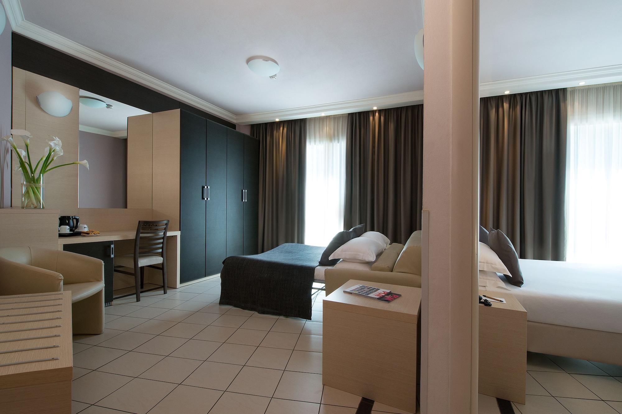 Hotel Cdh 4*